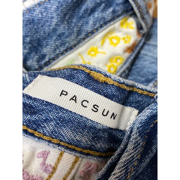 Pacsun Blue Ultra High Rise Frayed Hem Wide Leg Vintage Denim Jeans Shorts Sz 28 - Picture 5 of 7